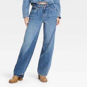 Universal Thread Women’s Mid-Rise 90’s Baggy Jeans. 100% Cotton Non-Stretch.